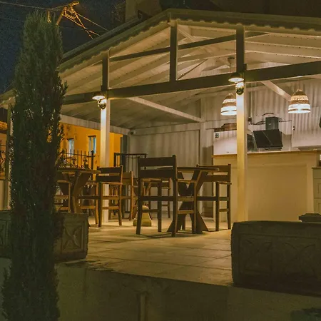 Maja Hotel *